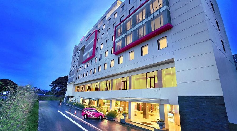 FAVE HOTEL HYPER SQUARE BANDUNG